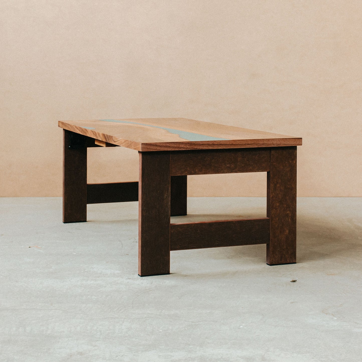 レジンテーブル（ウォールナット）｜Resin Table（walnut）
