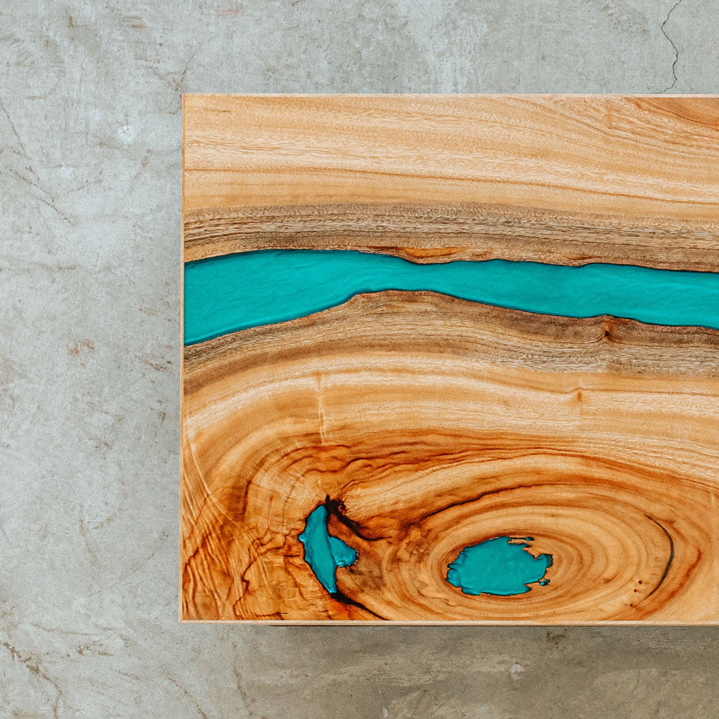 レジンテーブル（クス）｜Resin Table（Camphorwood）