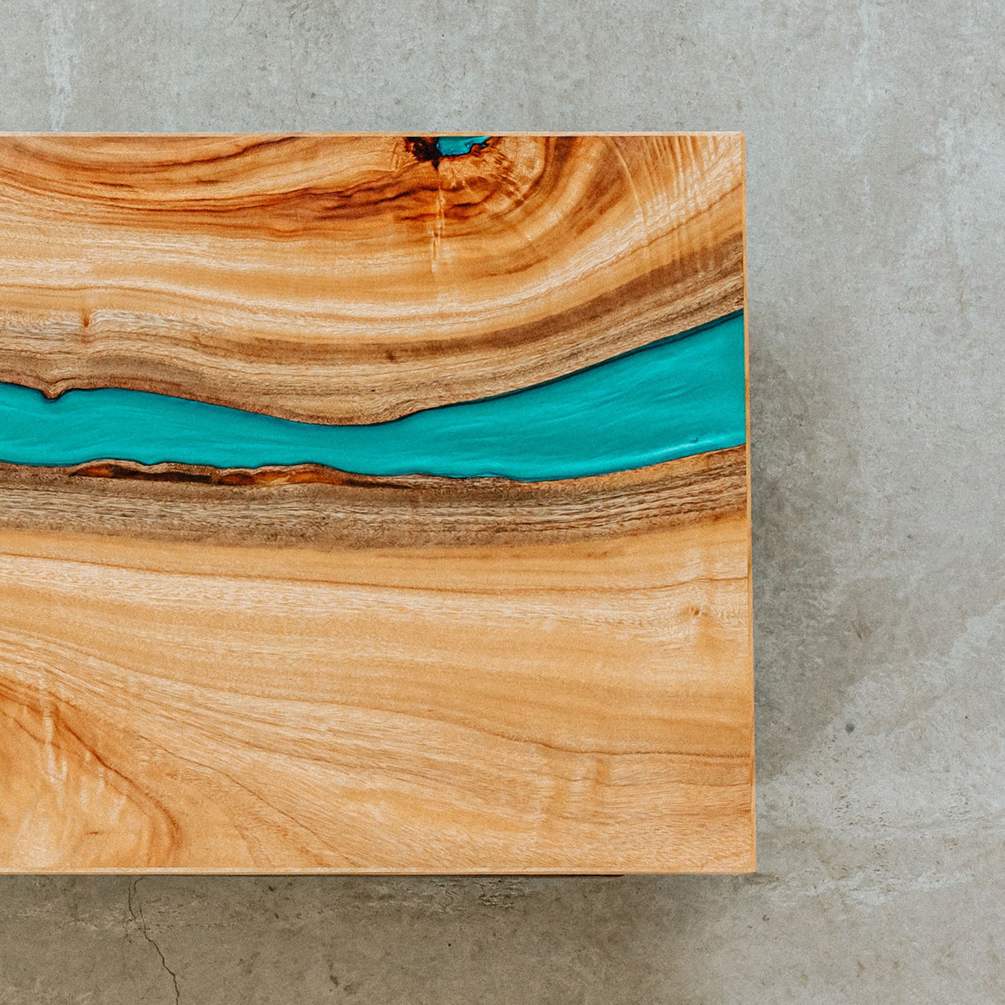 レジンテーブル（クス）｜Resin Table（Camphorwood）