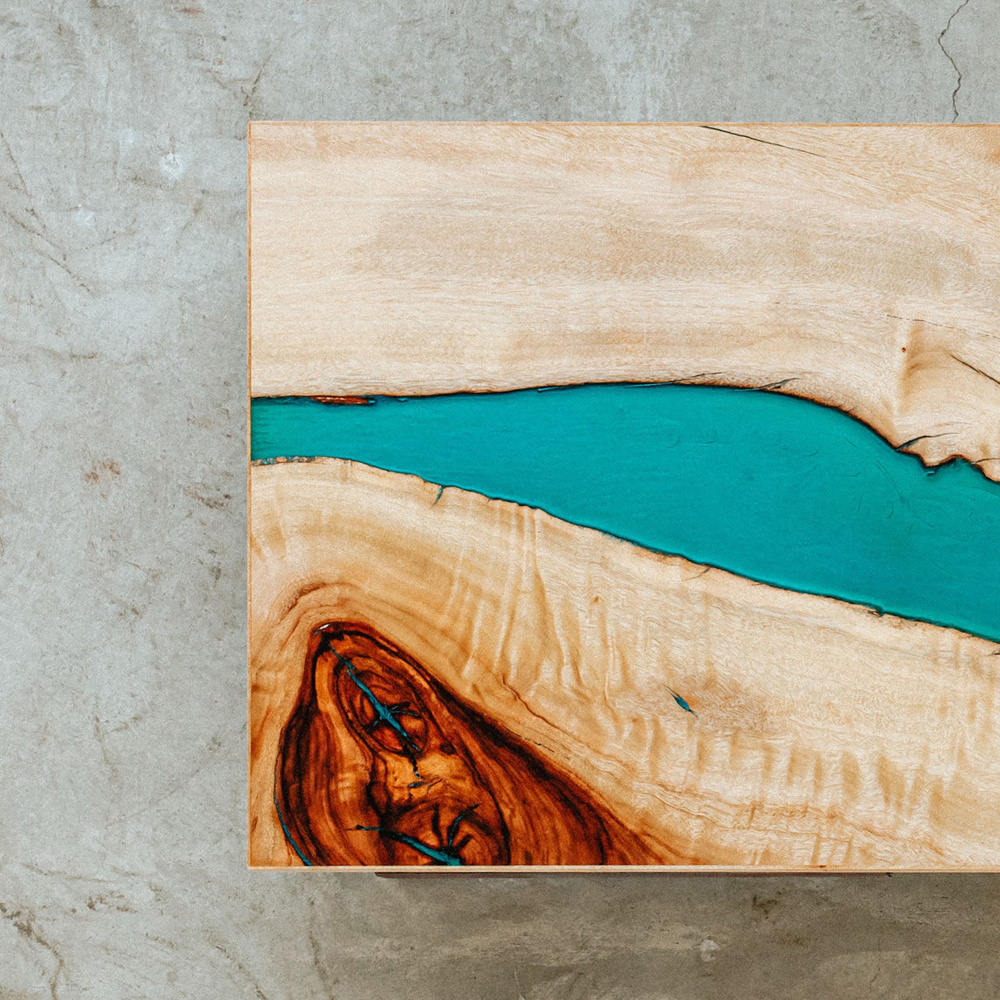 レジンテーブル（クス）｜Resin Table（Camphorwood）