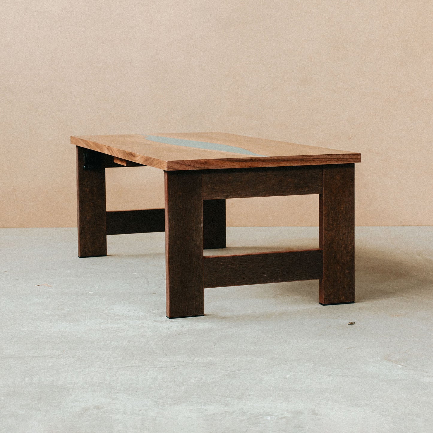 レジンテーブル（ウォールナット）｜Resin Table（walnut）