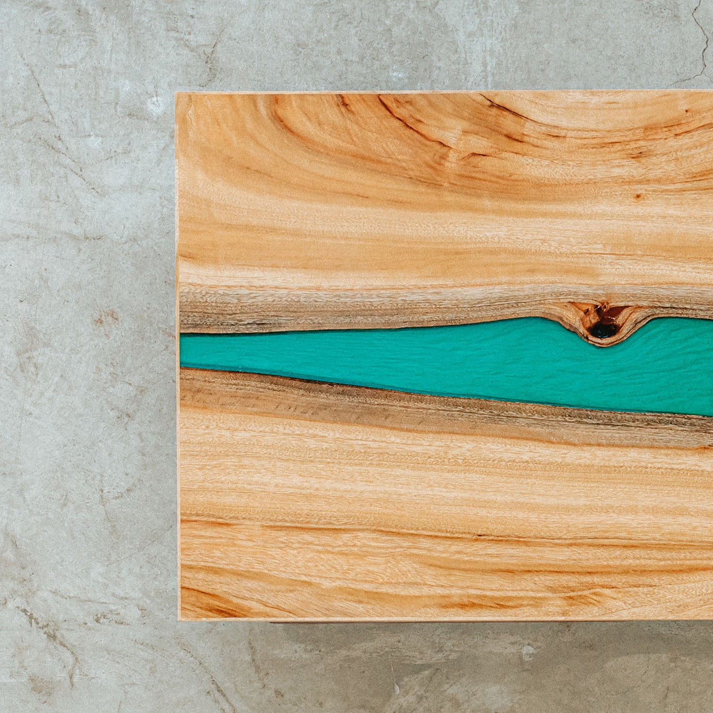 レジンテーブル（クス）｜Resin Table（Camphorwood）