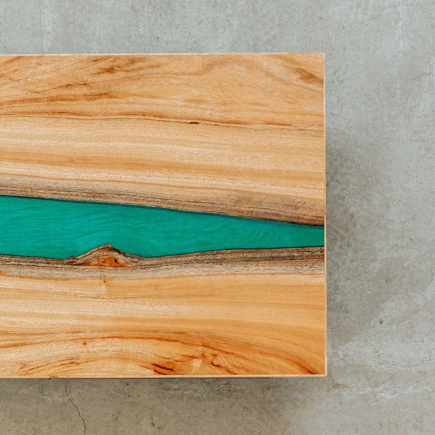 レジンテーブル（クス）｜Resin Table（Camphorwood）